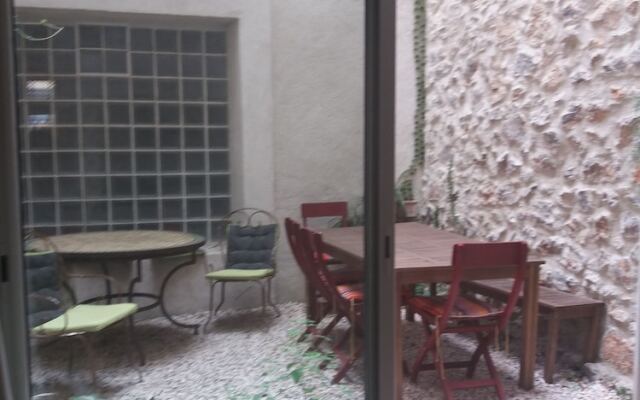 Le Patio Des Cigales