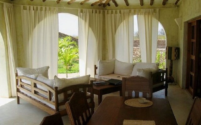 Room in B&B - Kibali Wonerful Bed & Breakfast Resort