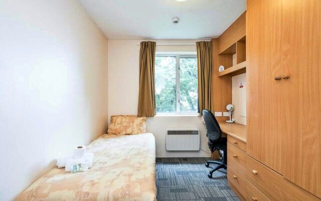 En Suite Rooms COLINDALE SK