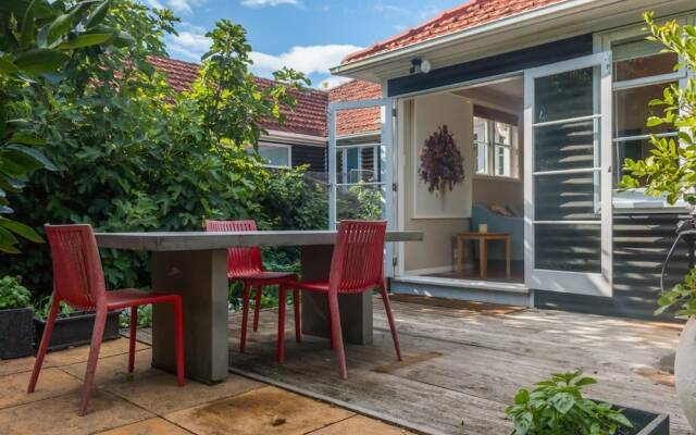 2 Bedroom Garden Oasis in Mount Eden