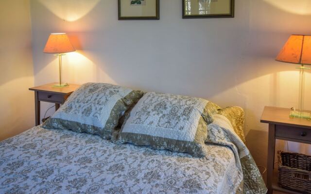 Charming Holiday Home With Deckchairs, Garden, Terrace, BBQ