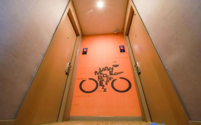 Shell Hotel (Jingjiang Taihe Wuyue Plaza Bus Station)