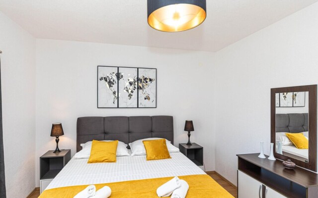 Beautiful Home in Kastel Novi With Wifi and 8 Bedrooms