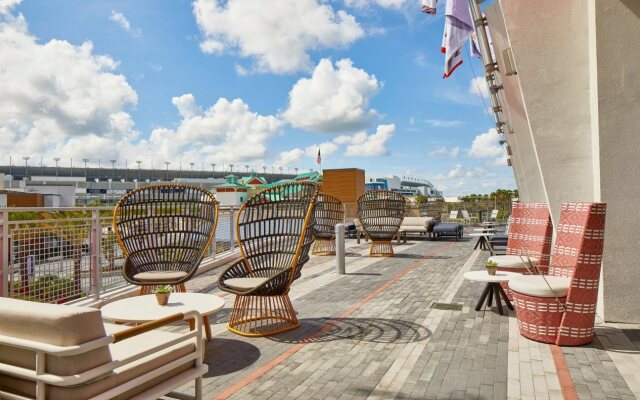 The Daytona, Autograph Collection