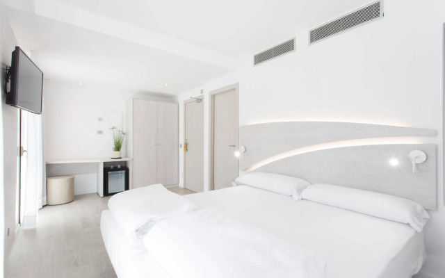 Som Llaut Boutique Hotel