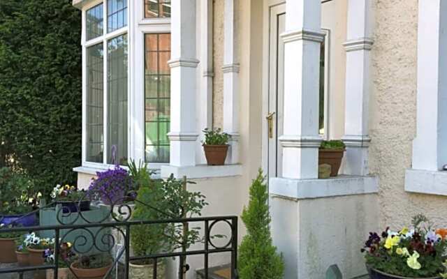 Wynberg House Swansea Bed  Breakfast