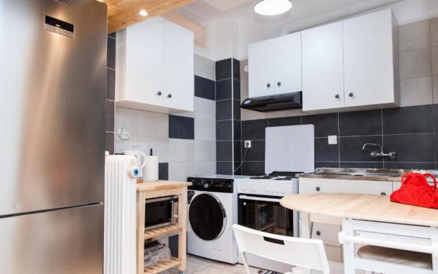 Cozy apartment in Pireas