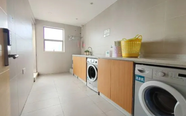 City Comfort Inn Hotel (Zhongshan Daxin Xindu Hui Xiaolan High-Speed Railway Station)