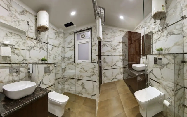 Lime Wood Stay Near Huda City Centre