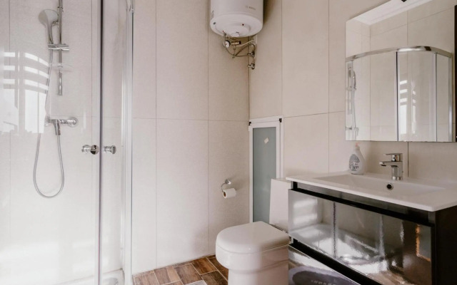 LA88 Bayview Apartment I