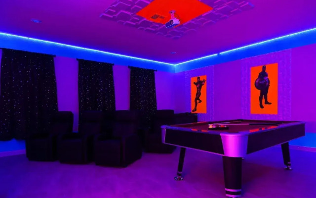 Storeylake 9Bd Pooltable Cinema Games Pool