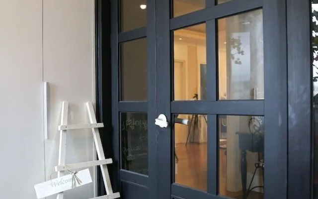 The Wind Blows Guesthouse - Hostel, Caters to Women