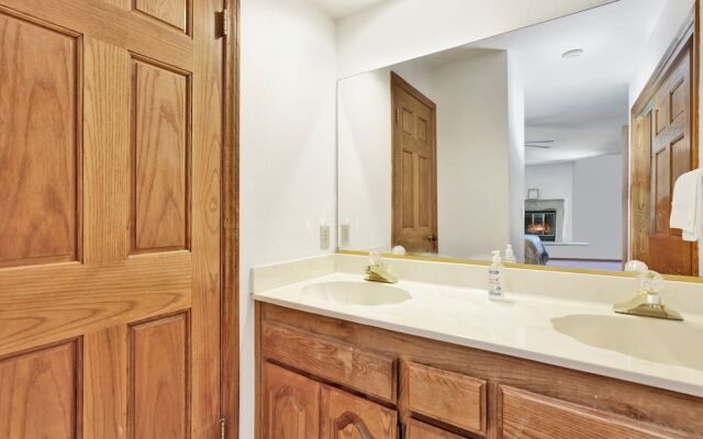 Chateau DE BIG Bear #2328