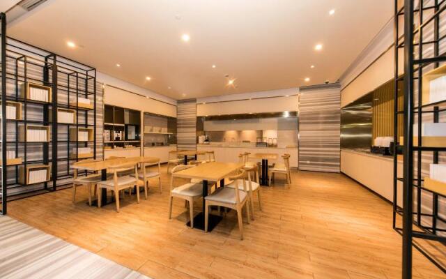 JI Hotel Shanghai Lujiazui Pudong Avenue