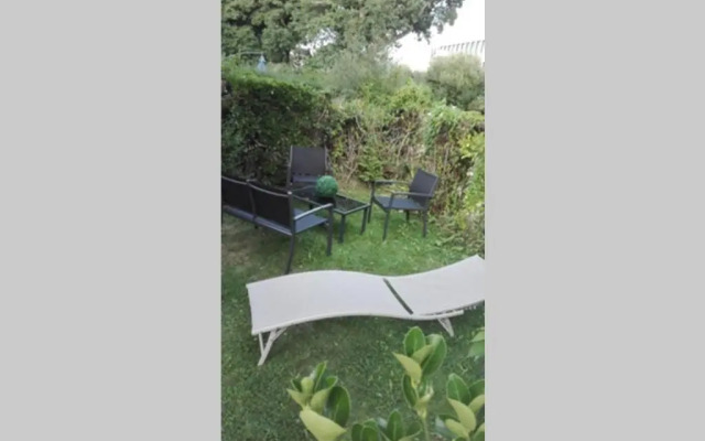 Appartement jardin a 100m de la plage et Thalasso