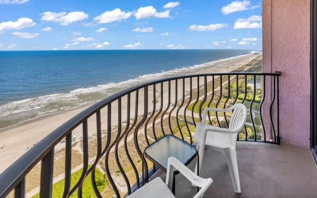 Private 3BR's at Palms by Hosteeva