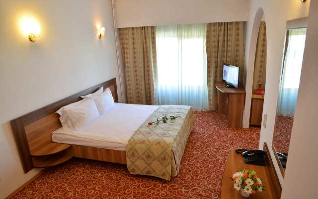 Central Hotel