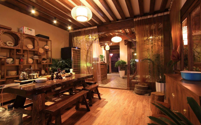 Village Green Inn