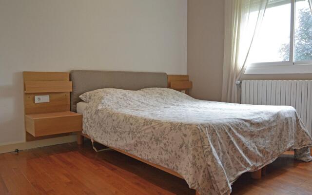 Beautiful Villa in Carcassonne with Shared Pool, Jacuzzi
