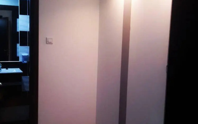 Camelot Suites Motel