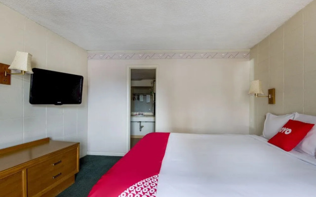 OYO Hotel Mauldin SC South Main Street