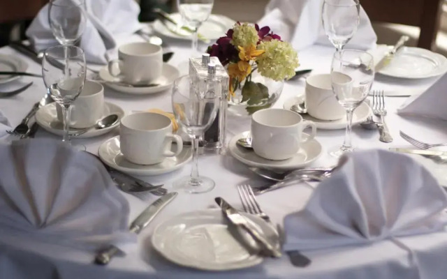 Ascot House Hotel