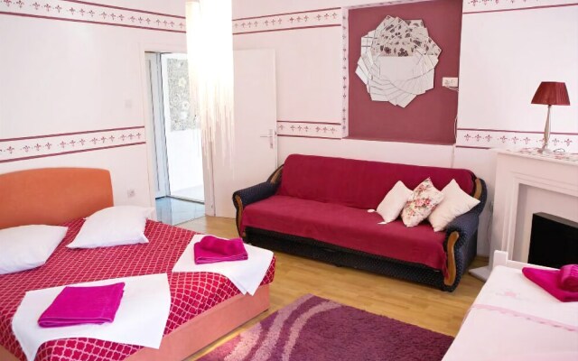 Apartments Jela