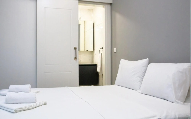 Chic Flat w Garden 1 min to Milas Coast