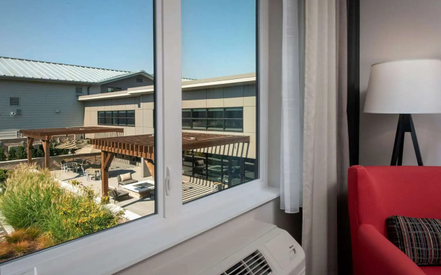 Country Inn & Suites by Radisson, Seattle-Tacoma International Airport, WA