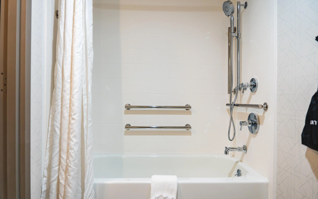 Holiday Inn Express Frazer - Malvern by IHG