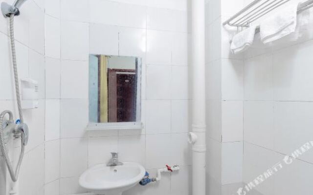 Huixiang Hotel (Haikou High-speed railway East station Wuyue Plaza store)