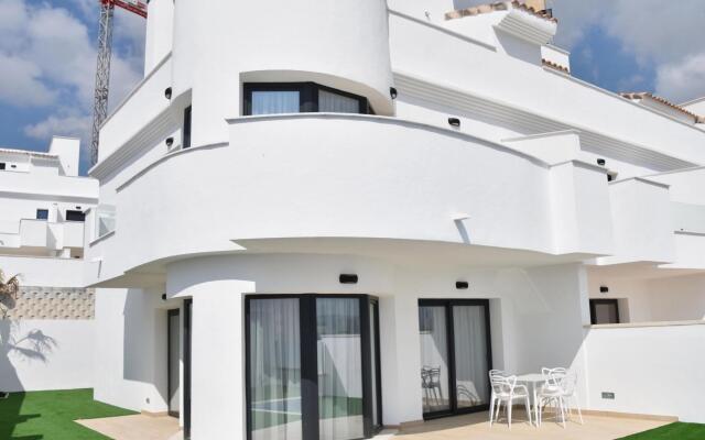 Modern holiday home in Finestrat with sea views