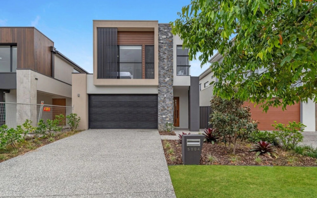 The Peninsula at Hope Island