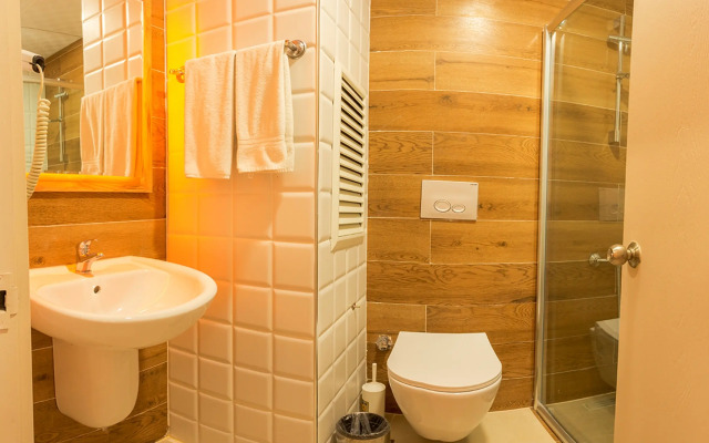 Rich Melissa Hotel