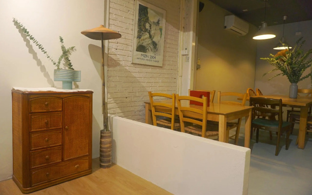 The Goose Cafe & Hostel