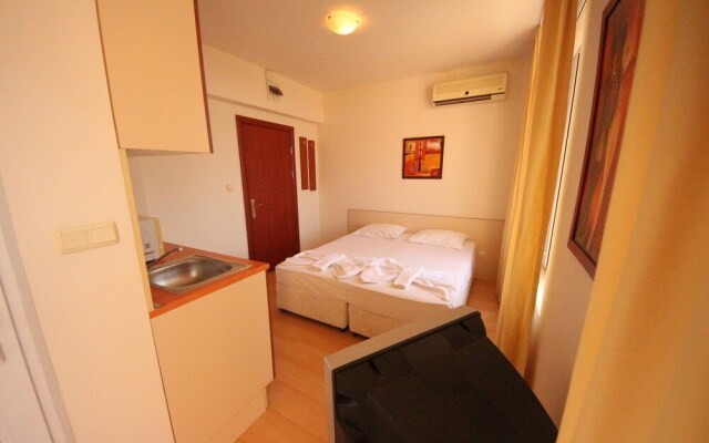 Rainbow 2 - Menada Apartments