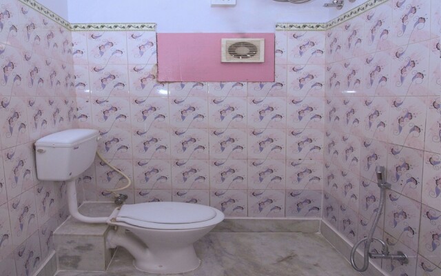 OYO 12896 Hotel Kahini