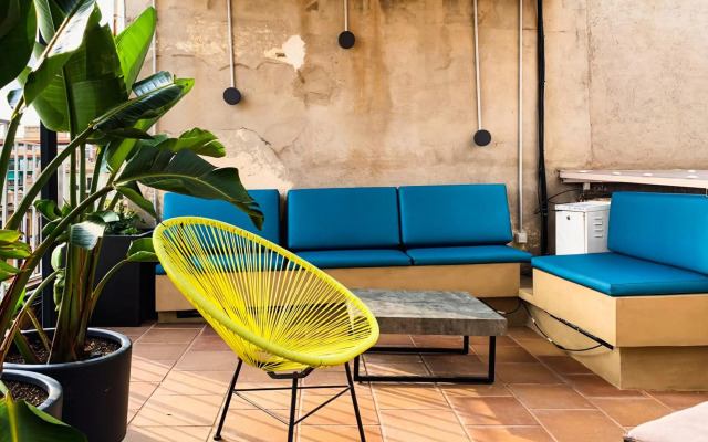 Incredible 2BR Penthouse with Urban Rooftop Garden