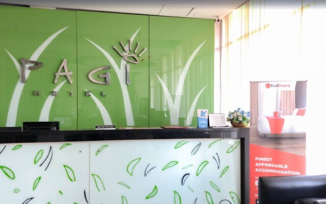 RedDoorz near Pantai Pede