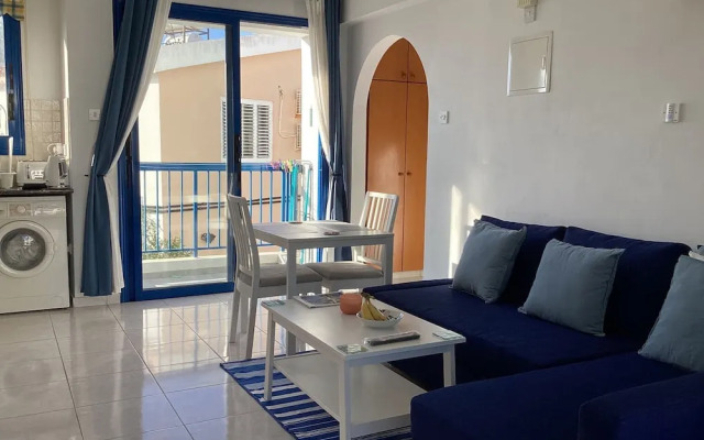 Paphos Blue Tasteful Apartment Complex Pool View