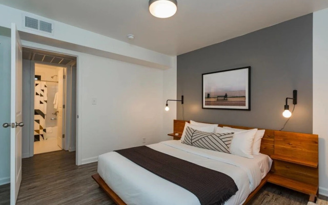 Modern 1BD Near Music Row and Downtown