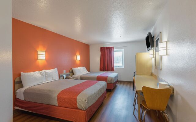 Motel 6 Junction City, KS