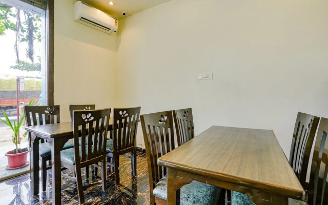 Fabhotel Royal Palace I