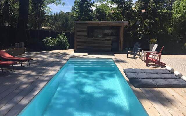 Luxury Villa in Lege-cap-ferret With Swimming Pool