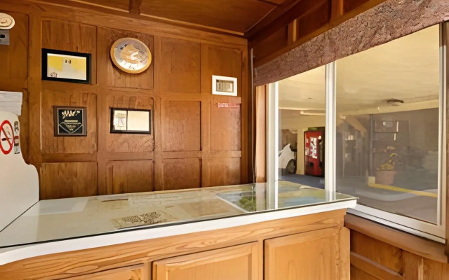 Boarders Inn & Suites by Cobblestone Hotels - Waterloo/Cedar Falls