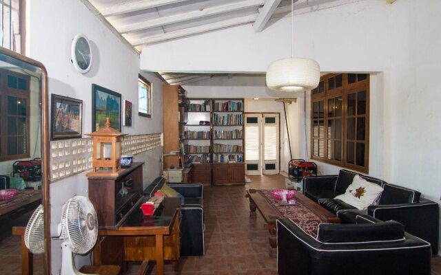 OYO 244 Griya Cemara Homestay