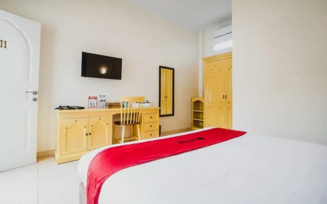 RedDoorz Plus Syariah @ Jalan Brigjend Katamso Medan