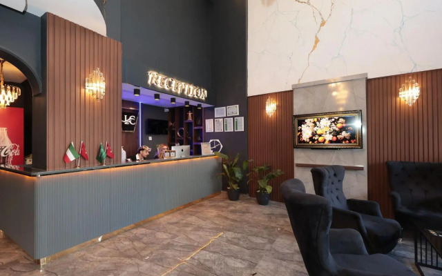 Loyal City Hotel