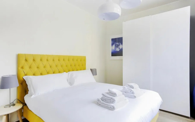 Mi-brgz1a2 Bergonzoli Place - Bilo A - Dance