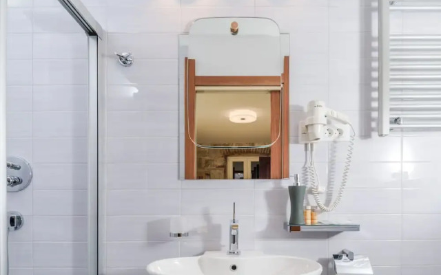 St Luke Heritage Hotel